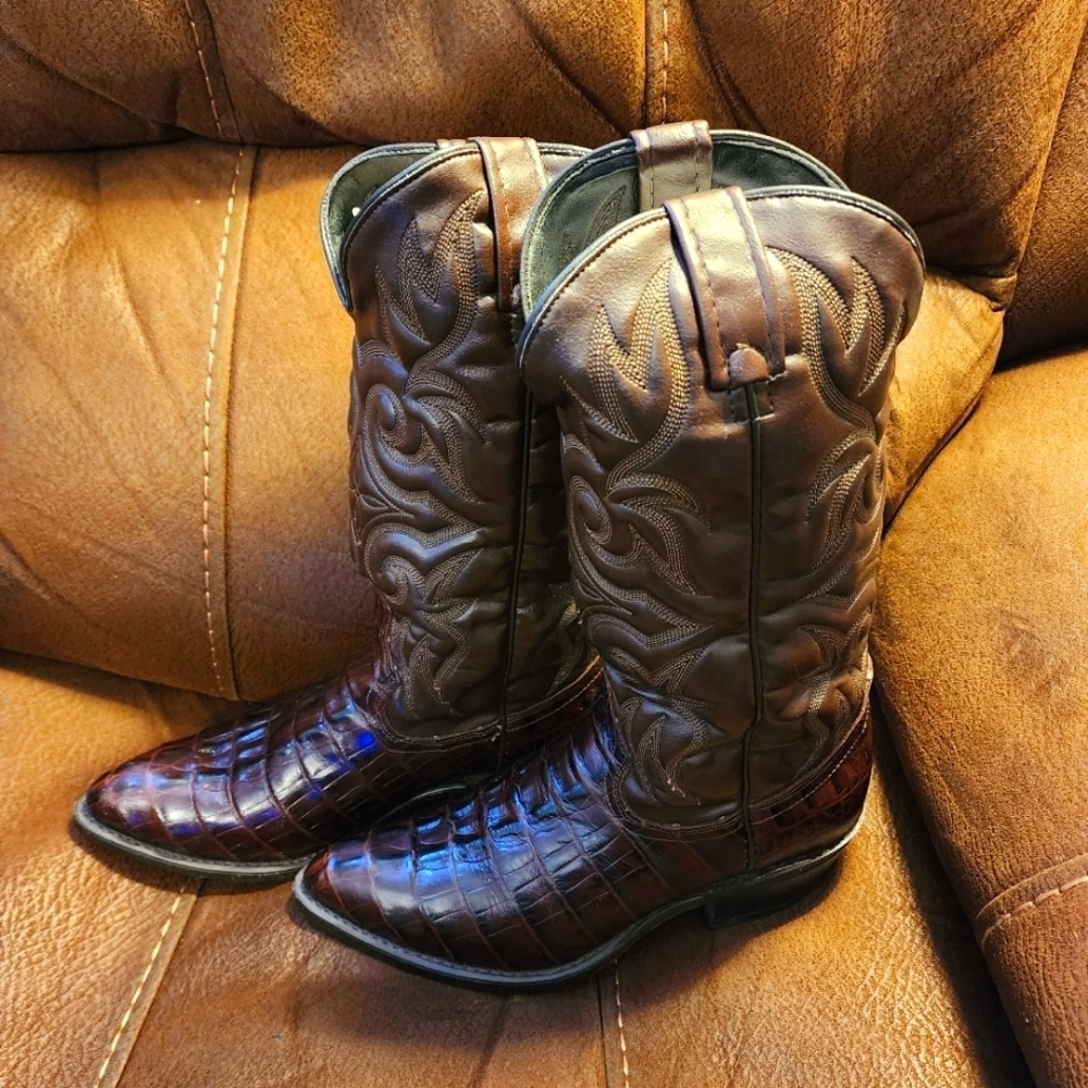 Unisex Embroidered Western Boots 7M 8W